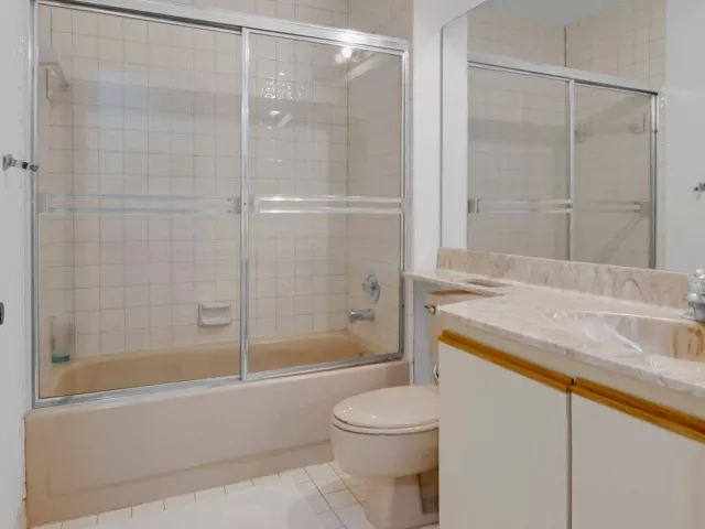 Продажа дома по адресу 7940 La Mirada Drive - фото 8970806