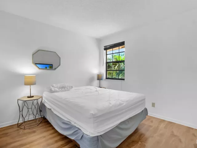 Продажа дома по адресу 7940 La Mirada Drive - фото 8970807