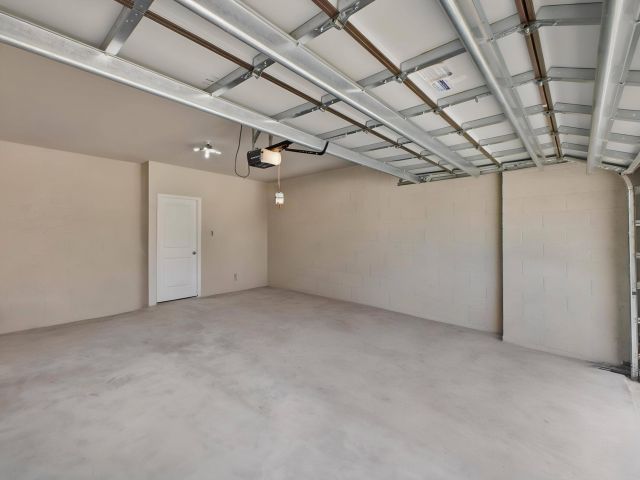 Продажа дома по адресу 5720 Mentmore Drive - фото 9475096