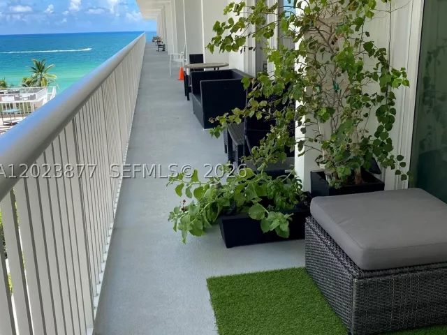 Продажа дома по адресу 5401 Collins Ave 339 - фото 9138919
