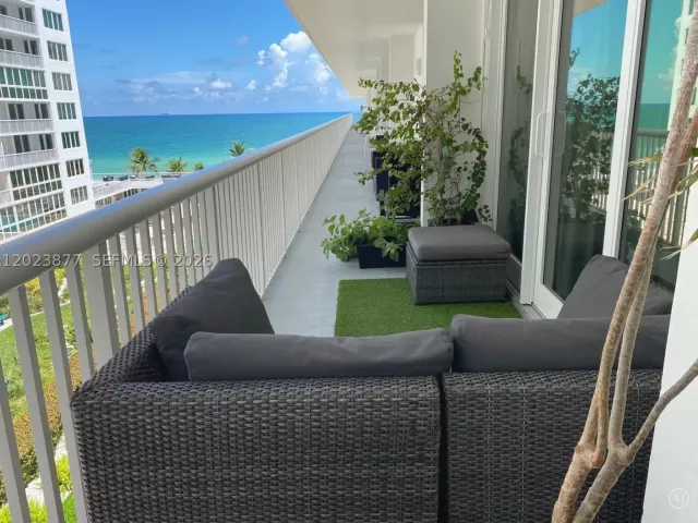 Продажа дома по адресу 5401 Collins Ave 339 - фото 9138923