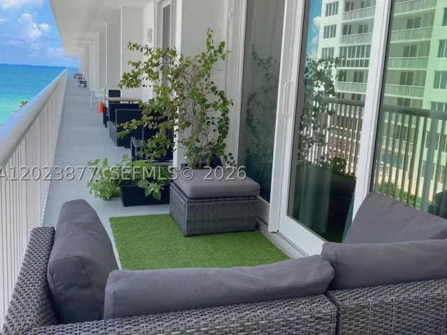 Продажа дома по адресу 5401 Collins Ave 339 - фото 9138925