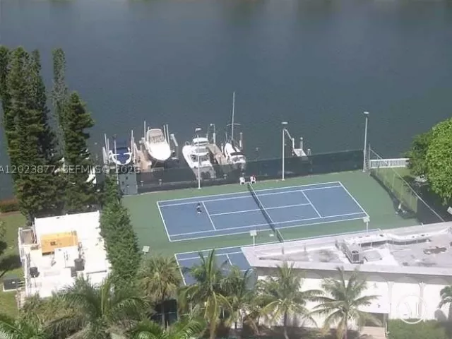 Продажа дома по адресу 5401 Collins Ave 339 - фото 9138930