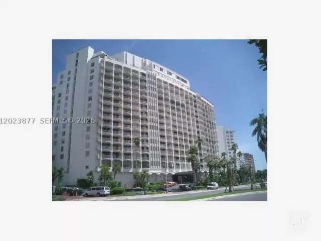 Продажа дома по адресу 5401 Collins Ave 339 - фото 9138931