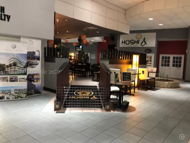 Продажа дома по адресу 5401 Collins Ave 339 - фото 9138940