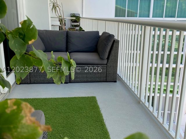 Продажа дома по адресу 5401 Collins Ave 339 - фото 8509478