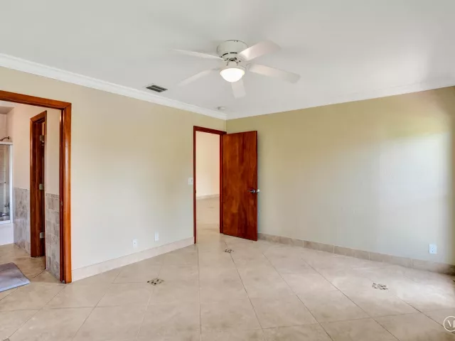 Продажа дома по адресу 2105 SW 17th Circle - фото 9044484