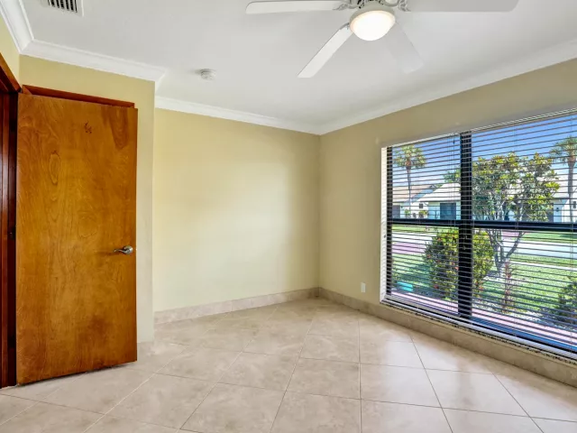 Продажа дома по адресу 2105 SW 17th Circle - фото 9044488