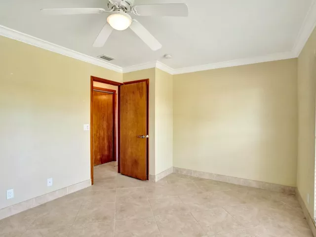 Продажа дома по адресу 2105 SW 17th Circle - фото 9044490