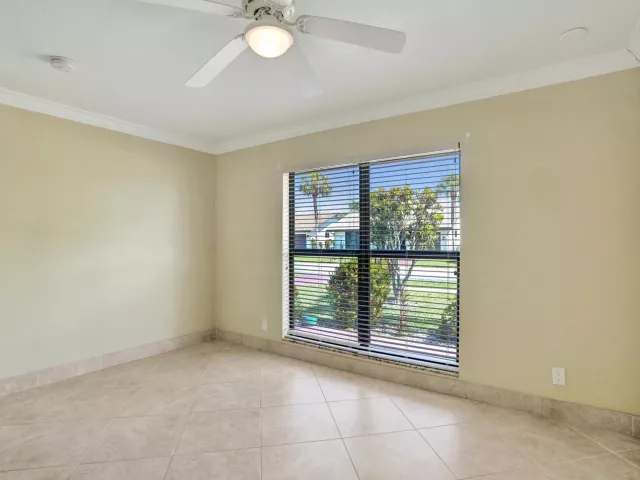 Продажа дома по адресу 2105 SW 17th Circle - фото 9044491