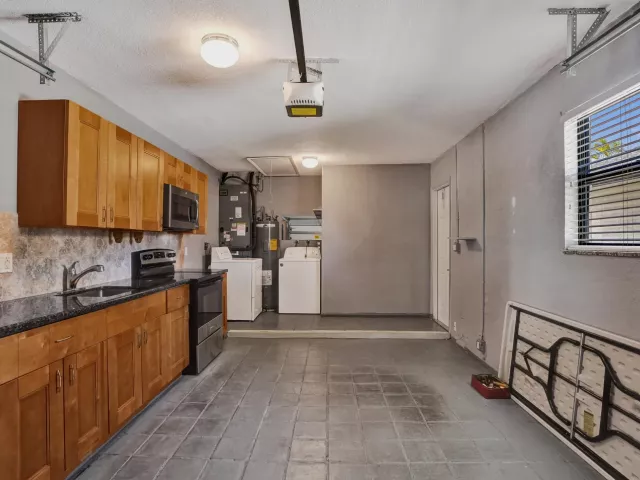 Продажа дома по адресу 2105 SW 17th Circle - фото 9044497