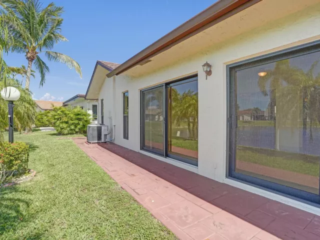 Продажа дома по адресу 2105 SW 17th Circle - фото 9044498