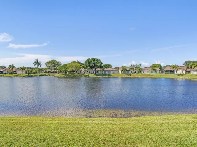 Продажа дома по адресу 2105 SW 17th Circle - фото 9044506