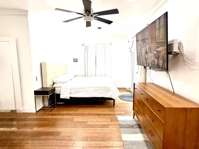 Продажа дома по адресу 1216 SE 1st Street - фото 8900740