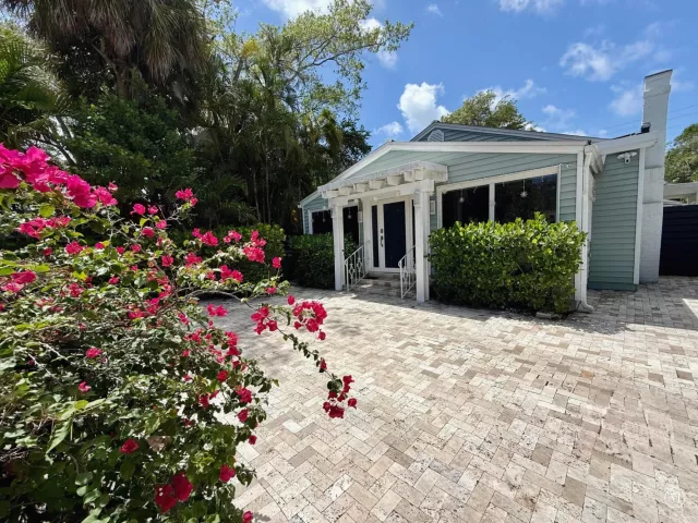 Продажа дома по адресу 1216 SE 1st Street - фото 8900728