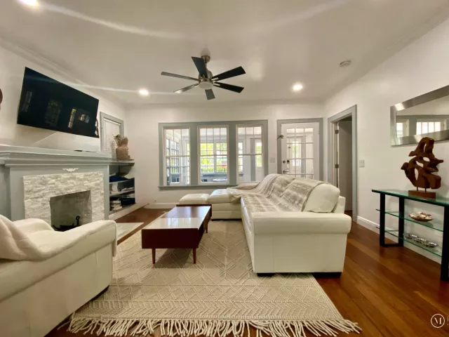 Продажа дома по адресу 1216 SE 1st Street - фото 8900730