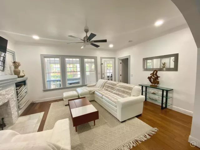 Продажа дома по адресу 1216 SE 1st Street - фото 8900731