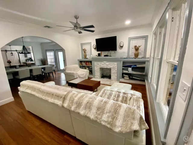 Продажа дома по адресу 1216 SE 1st Street - фото 8900733