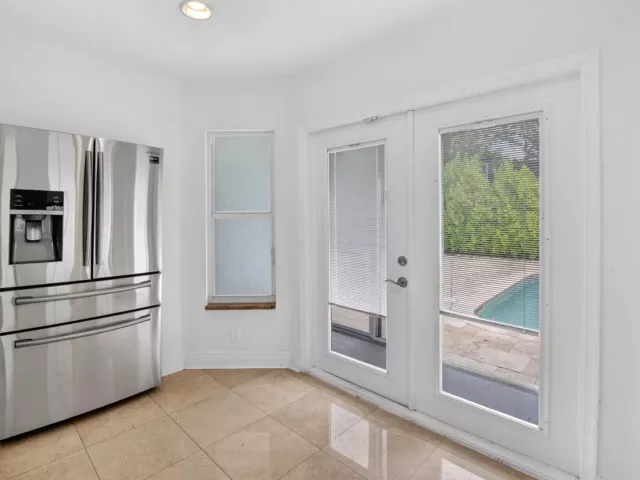 Продажа дома по адресу 8044 Twin Lake Drive - фото 9278741