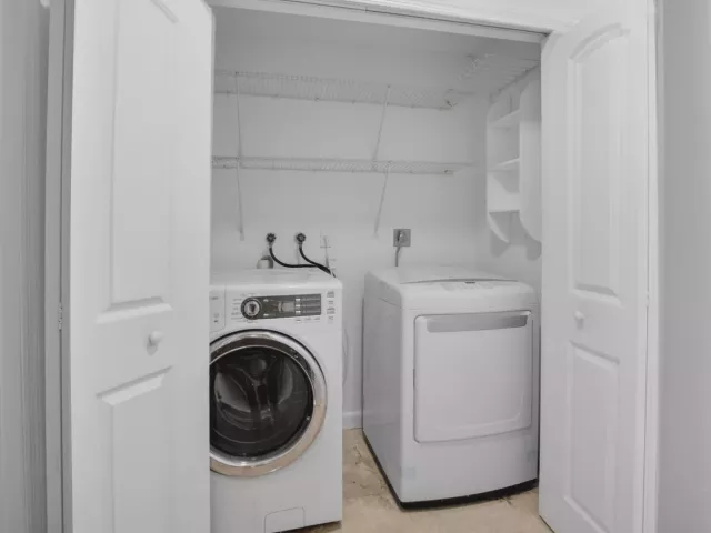 Продажа дома по адресу 8044 Twin Lake Drive - фото 9278764