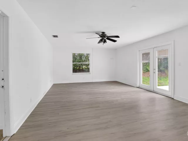 Продажа дома по адресу 8044 Twin Lake Drive - фото 9278766