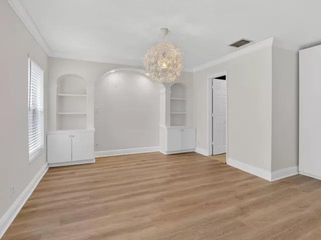 Продажа дома по адресу 8044 Twin Lake Drive - фото 9278772