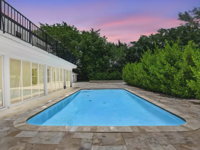 Продажа дома по адресу 8044 Twin Lake Drive - фото 9278810