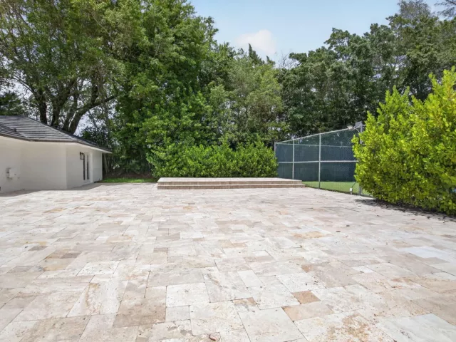 Продажа дома по адресу 8044 Twin Lake Drive - фото 9278814