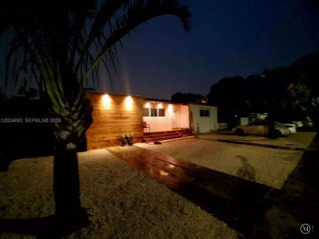 Продажа дома по адресу 1081 NE 166th St - фото 7693055