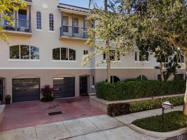 Продажа дома по адресу 456 E Boca Raton Road - фото 9034816