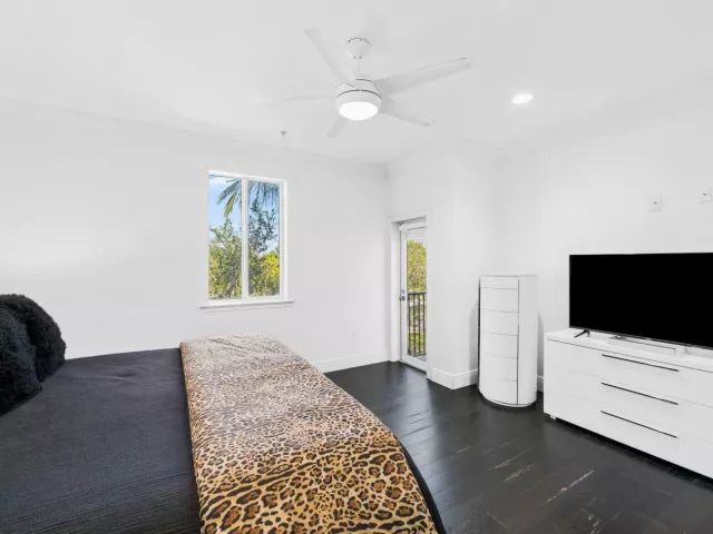 Продажа дома по адресу 456 E Boca Raton Road - фото 9034841