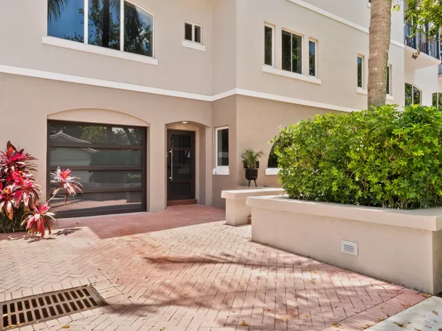 Продажа дома по адресу 456 E Boca Raton Road - фото 9034817