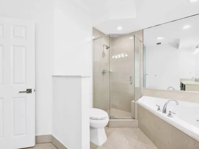 Продажа дома по адресу 456 E Boca Raton Road - фото 9034845