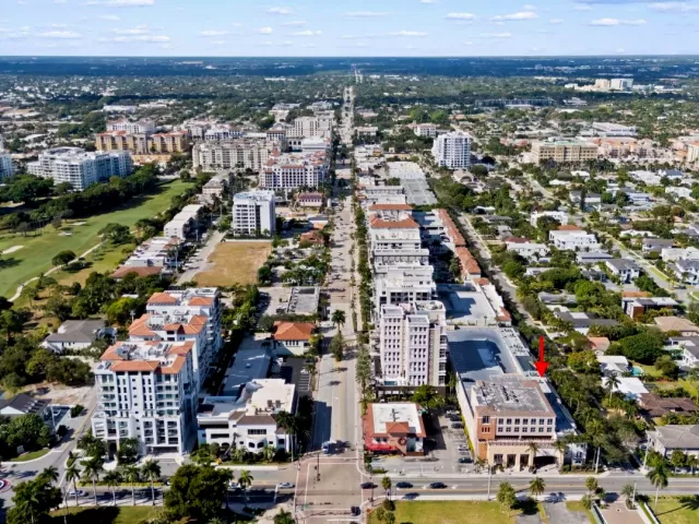 Продажа дома по адресу 456 E Boca Raton Road - фото 9034848