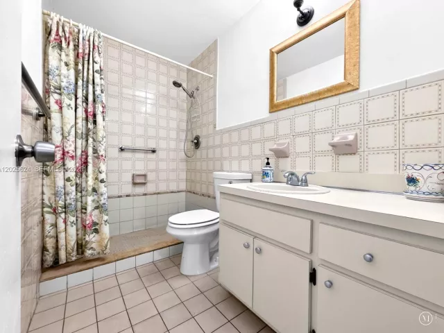 Продажа дома по адресу 9231 SW 16th St - фото 7695729