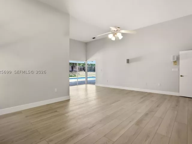 Продажа дома по адресу 9818 SW 111th Ter - фото 8886749
