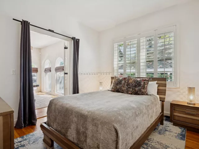 Продажа дома по адресу 704 SE 8th Street - фото 8900003