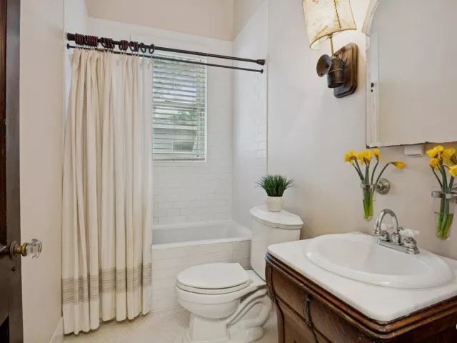 Продажа дома по адресу 704 SE 8th Street - фото 8900004