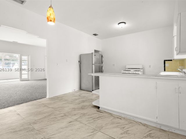 Продажа дома по адресу 1460 West Ave - фото 9315910