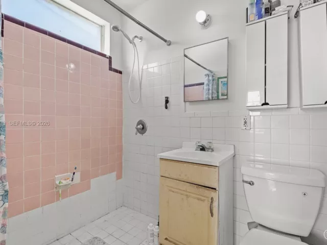 Продажа дома по адресу 1460 West Ave - фото 7703069