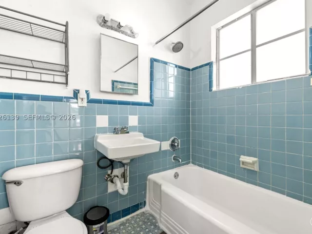 Продажа дома по адресу 1460 West Ave - фото 9315873