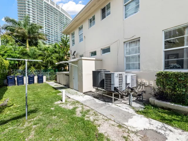 Продажа дома по адресу 1460 West Ave - фото 9315890