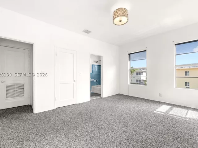Продажа дома по адресу 1460 West Ave - фото 9315904