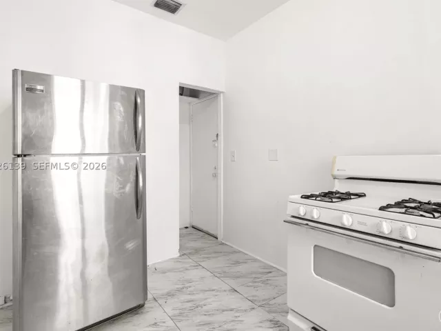 Продажа дома по адресу 1460 West Ave - фото 9315908