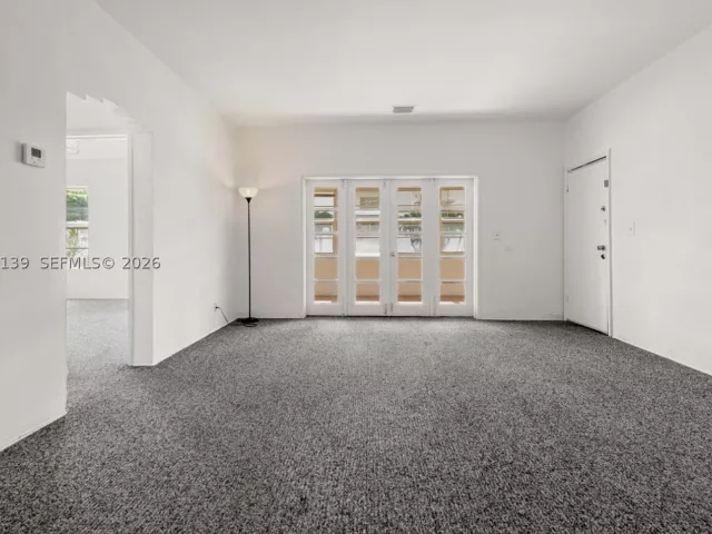 Продажа дома по адресу 1460 West Ave - фото 9315918