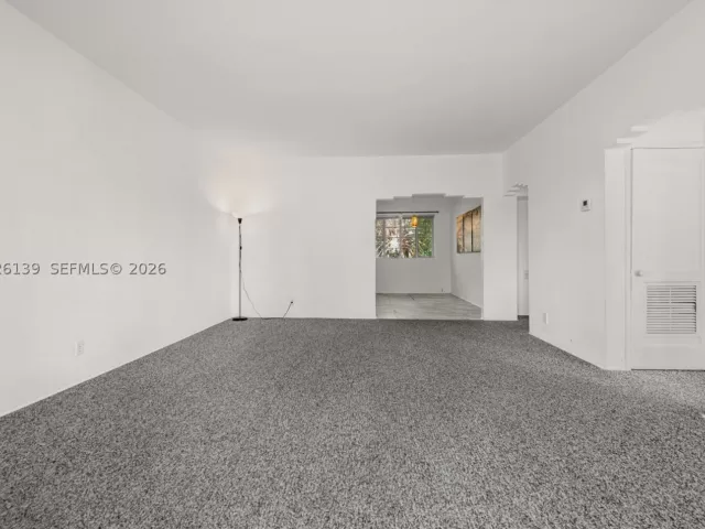 Продажа дома по адресу 1460 West Ave - фото 9315920