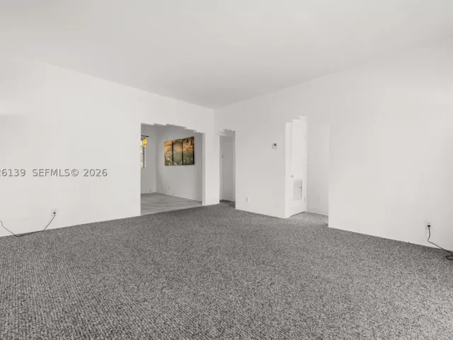 Продажа дома по адресу 1460 West Ave - фото 9315921
