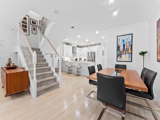 Продажа дома по адресу 1806 NE 26th Avenue - фото 8322629