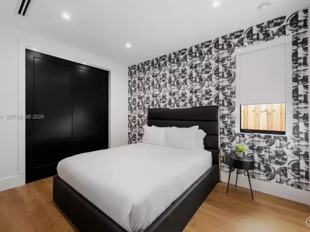 Продажа дома по адресу 80 NW 45th St - фото 7702230