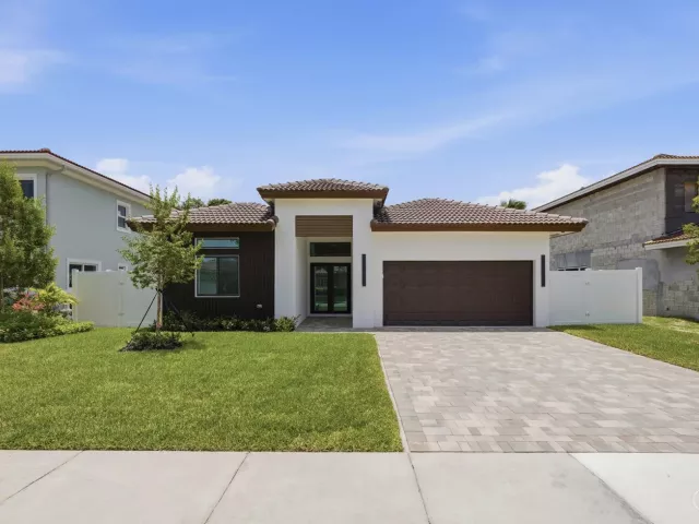 Продажа дома по адресу 4530 NW 36th Court - фото 8859614